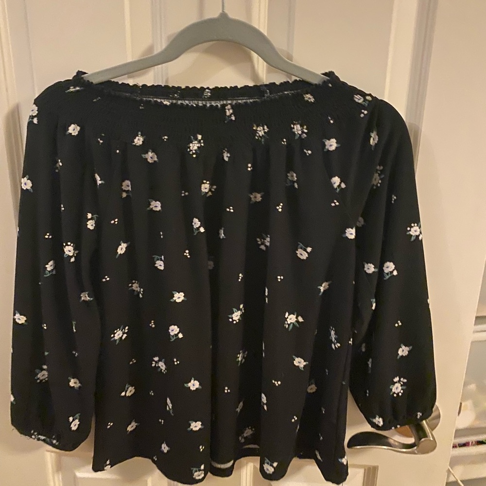 Old navy off the shoulder blouse